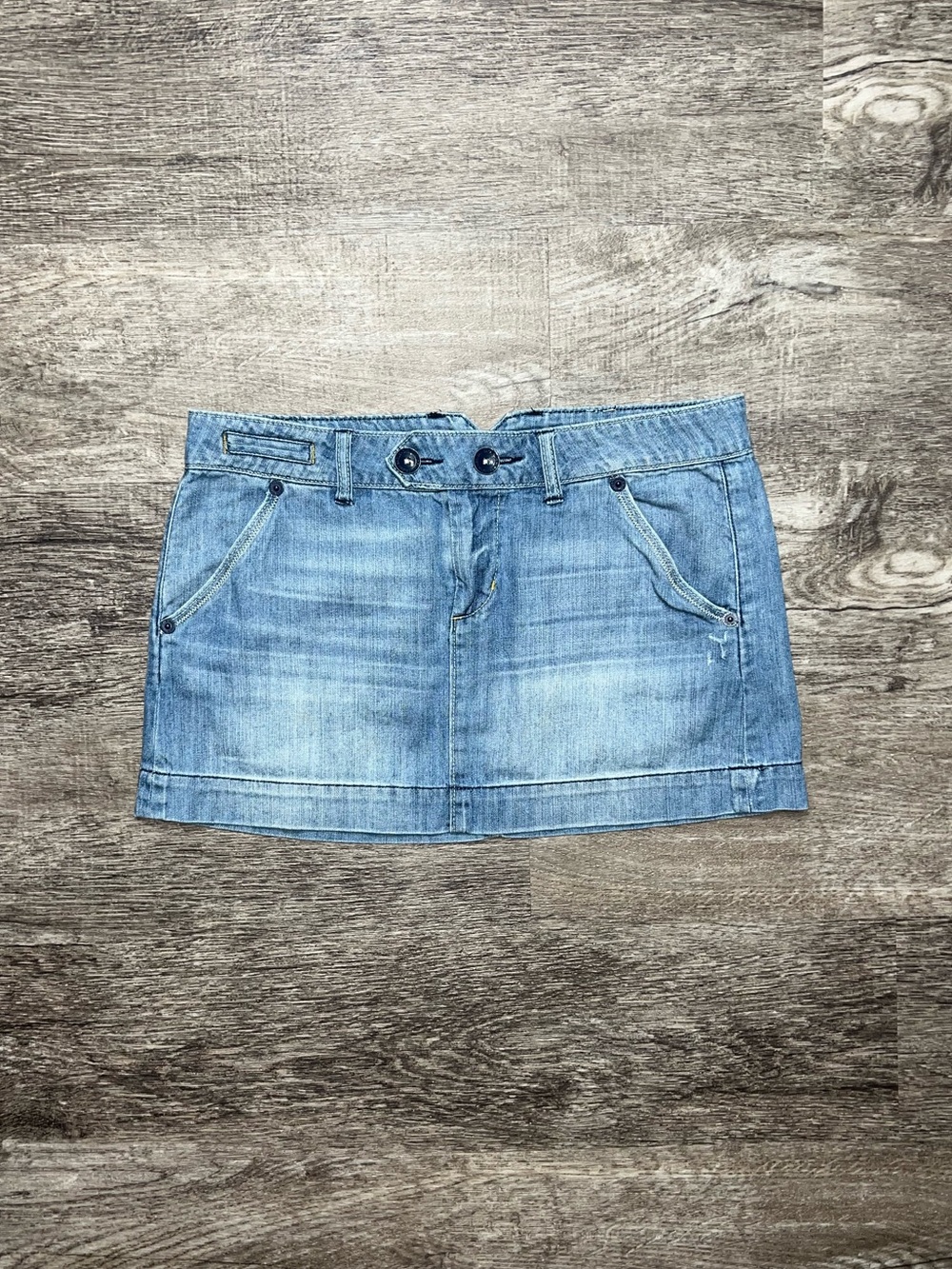 American Eagle Outfitters Vintage Y2K Light Washed Denim Mini Skirt Women’s 8